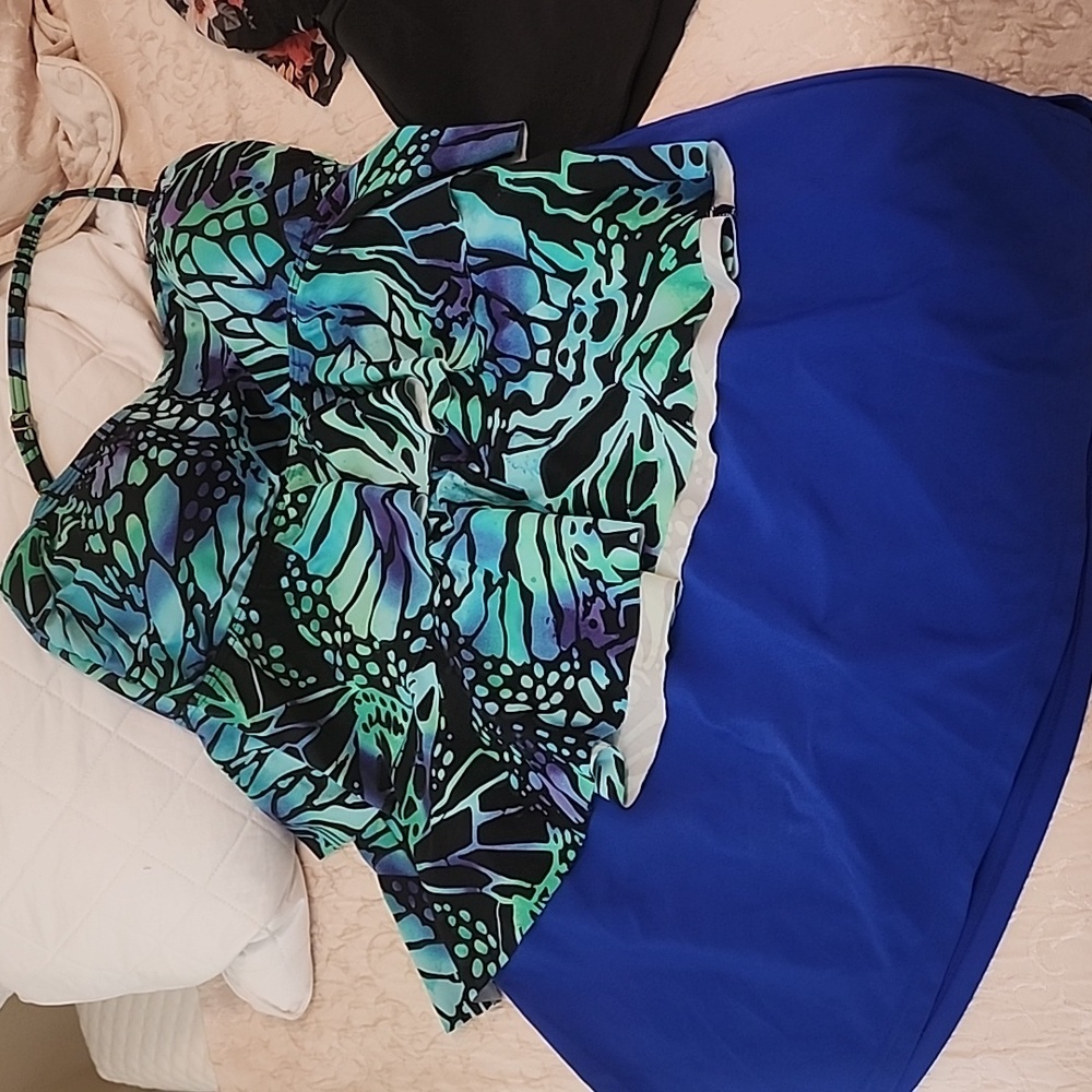 3 Womens Bathings Suits - Picture 2 of 13